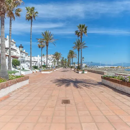 Los Flamencos Beach Apartment